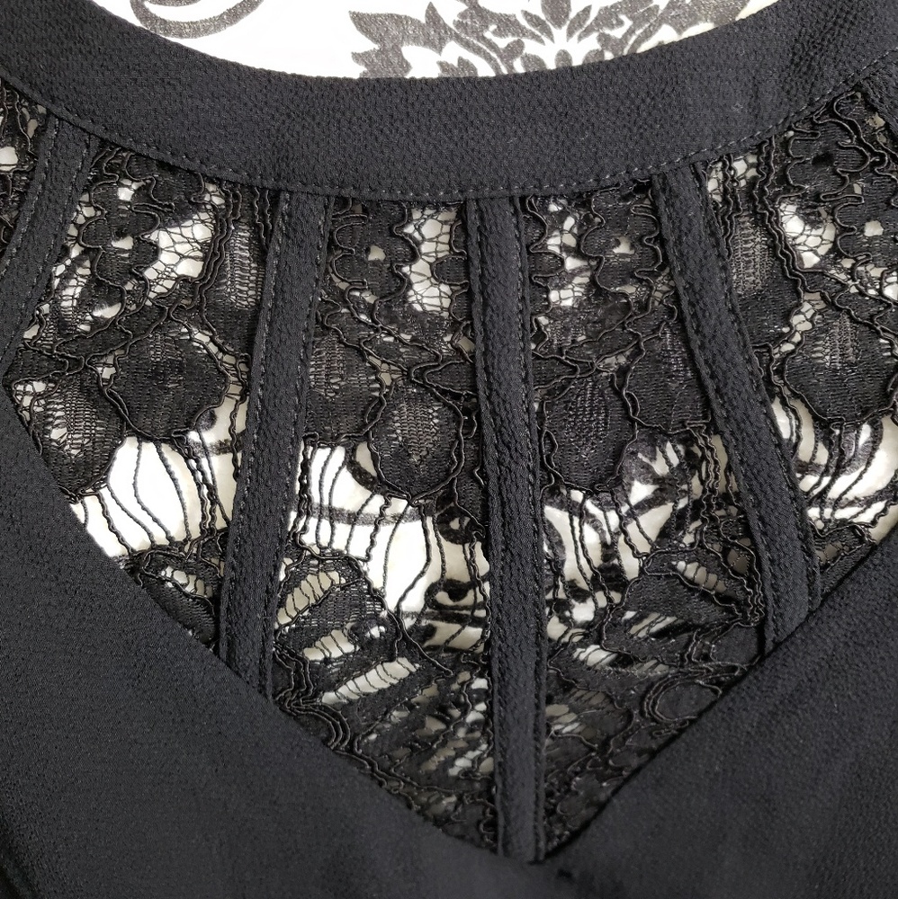 Truly Poppy Jarred Lace Detail Cap Sleeve - Picture 2 of 6